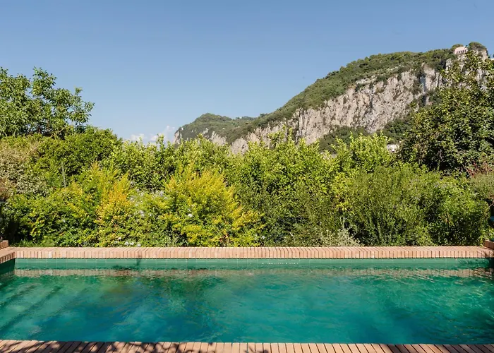 Designer House By Elite * Capri